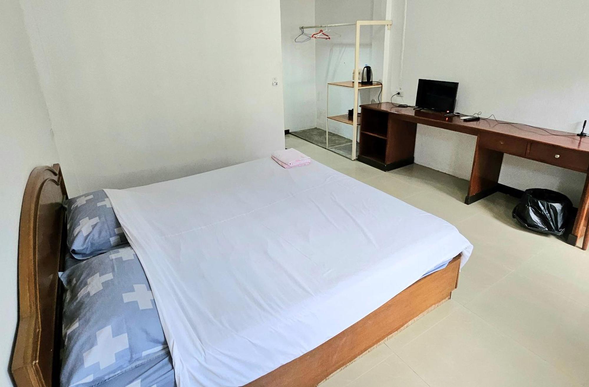 A House Boutique Guesthouse Банкок Екстериор снимка